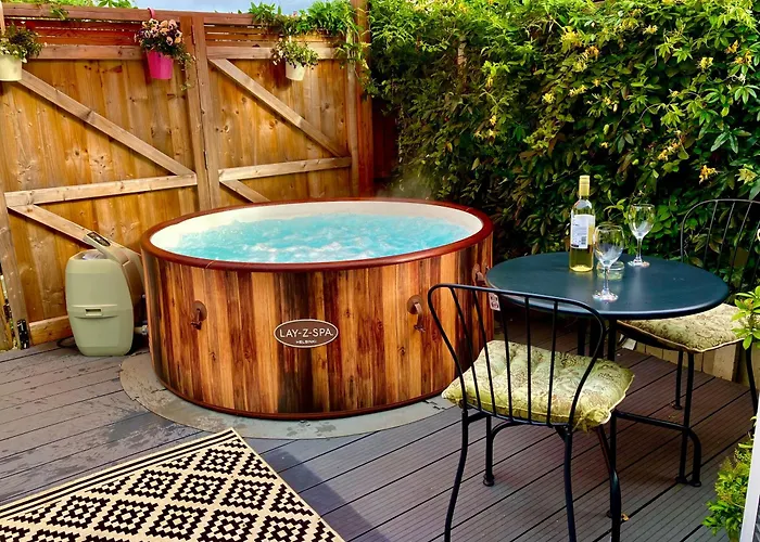 Elkstone Studio Private Hottub Pet Friendly